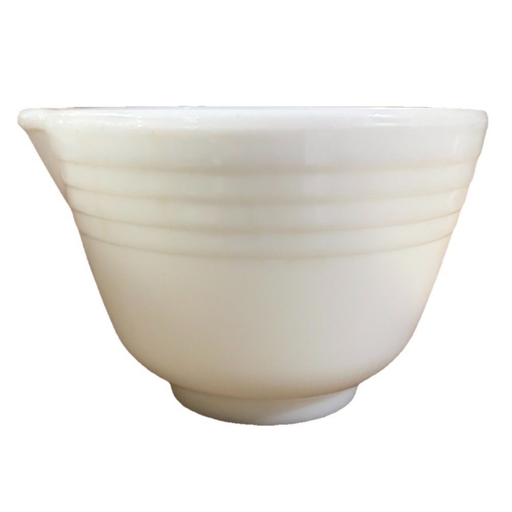 Vintage‎ Pyrex Hamilton Beach Milk Glass Ribbed Mixing Bowl with Spout